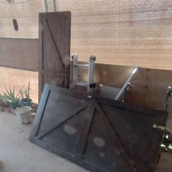 3 Barn Door