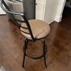 6 Swiveling Bare stool Chairs