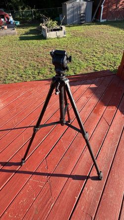 Magnus VR-300 Camera Tripod