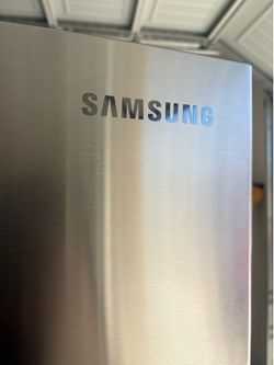 samsung 30cu. ft. 4-door french door refrigerator with food show case door
