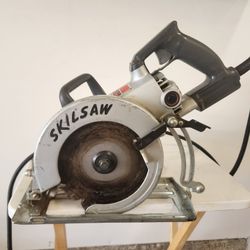 Skilsaw 7.25 Worm Drive Circular Saw 