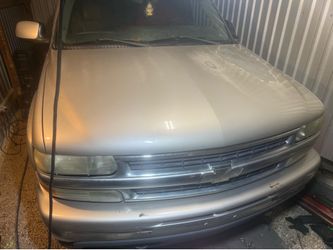 2004 Chevy Suburban 4x4 PARTS ONLY