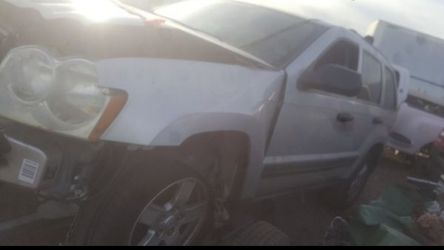 2006 jeep grand cherokee v6 2wd parts