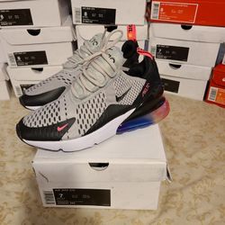 Nike 270