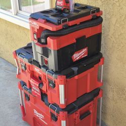 Milwaukee Pack Out, M18 Fuel Vacuum And 25ft Magnetic Tape Measure 