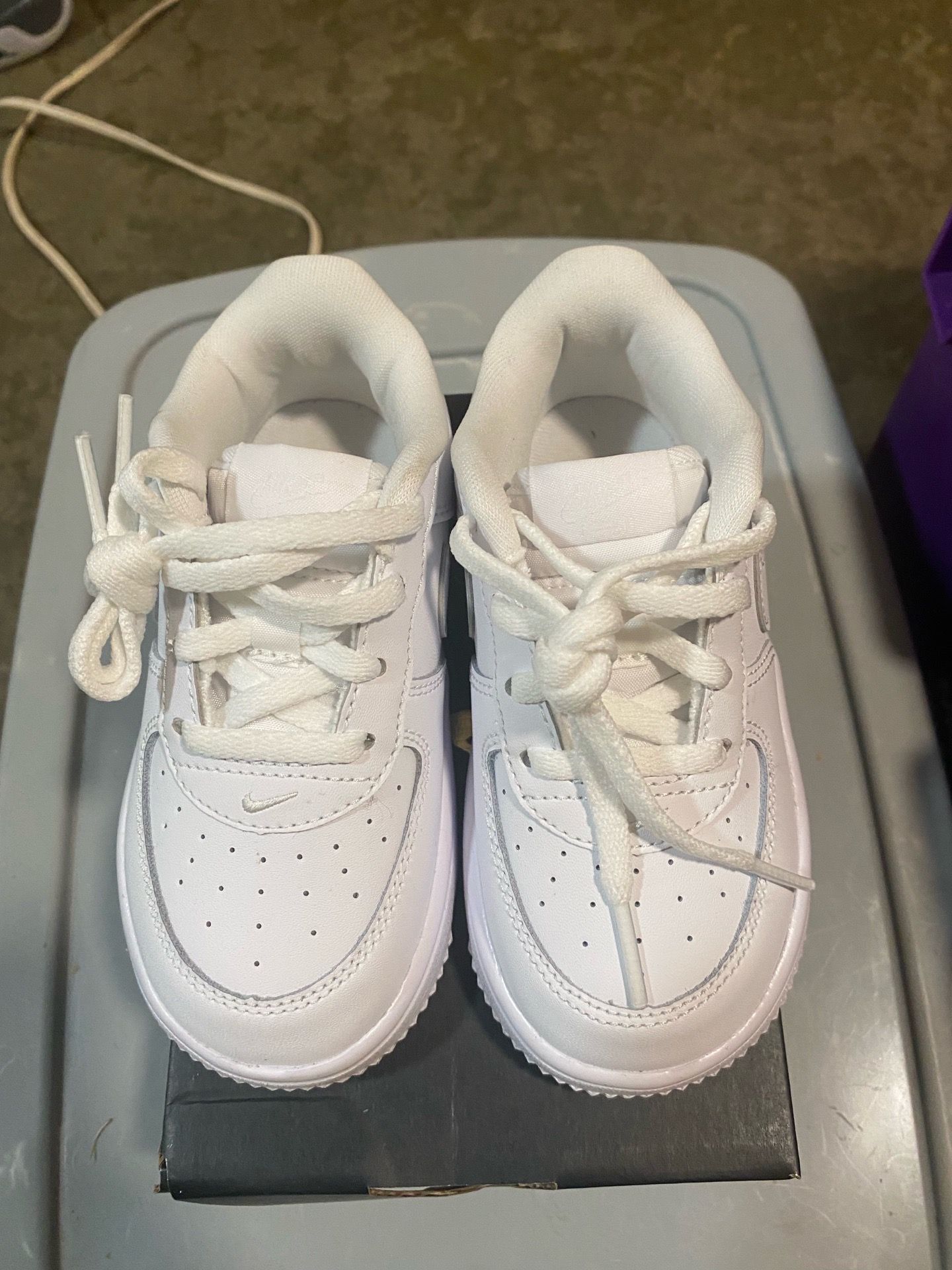 White air force 1 size 9c