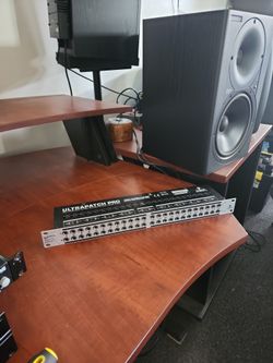 Behringer Ultrapatch Pro PX3000 48-point 1/4 inch TRS Balanced Patchbay
