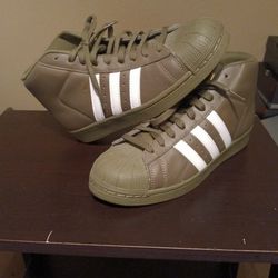 SIZE 8 MEN---ADIDAS HIGH TOP /SHELL TOE 