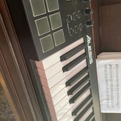 Alesis V49 Synth And Drum pad 