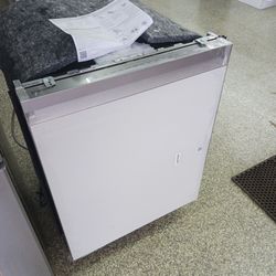 Dishwasher  Refrigerator  And Stove.  Set Brand New Never Used In Special 