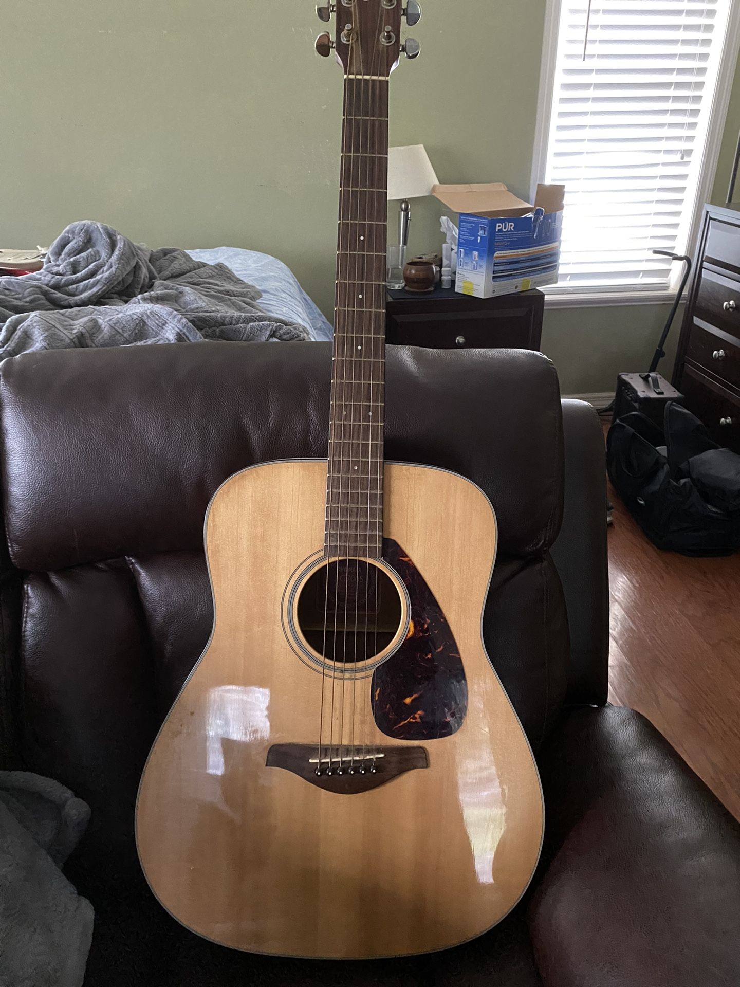 Yamaha FG700S