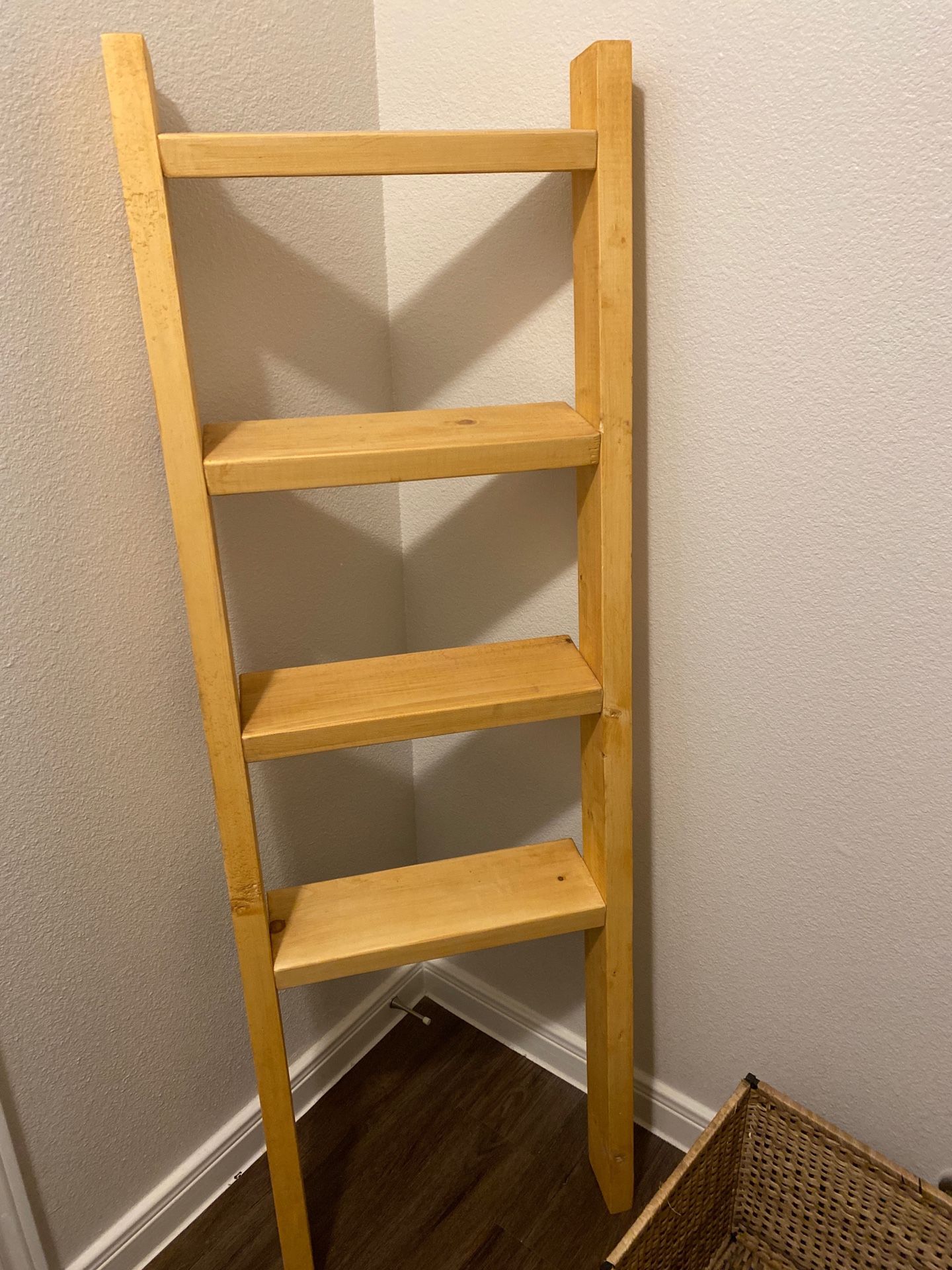Decorative ladder shelf obo
