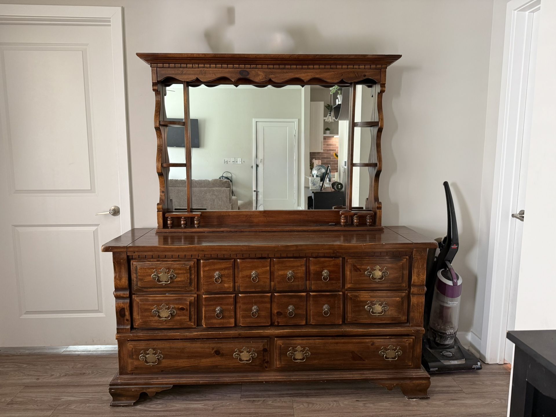 Dresser