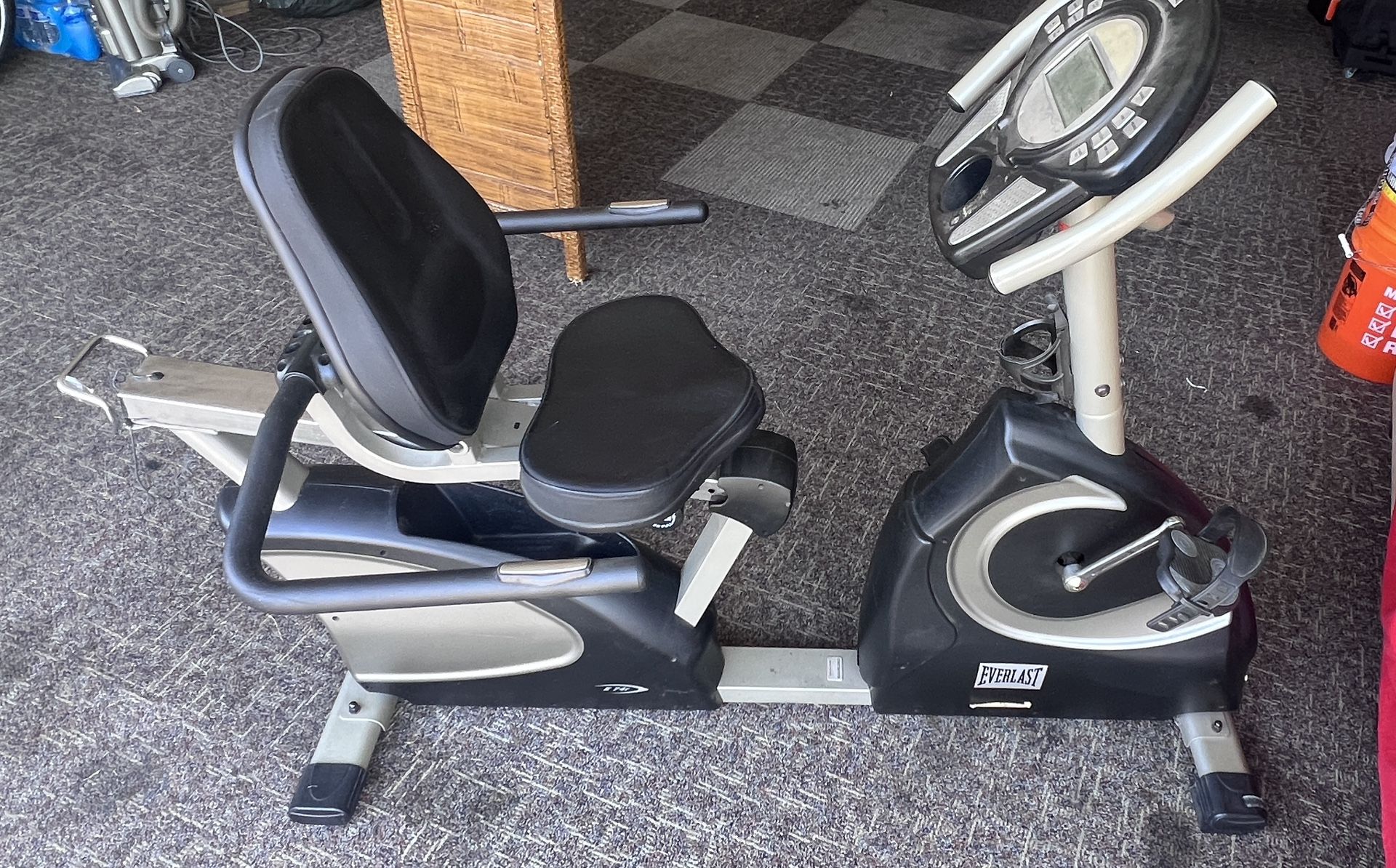 Everlast E74R Stationary Exercise Bike