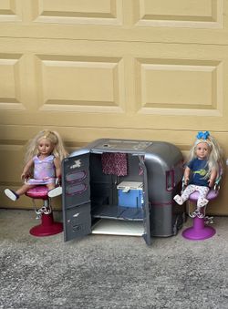 Dolls With Camper 
