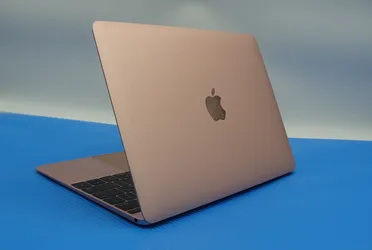 MacBook 12 inch rose gold in super good condition 8gb ram 250gb hardrive with charger