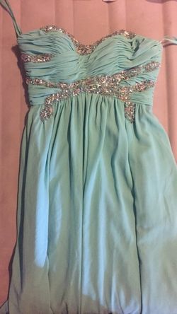 Floor length prom/formal dress