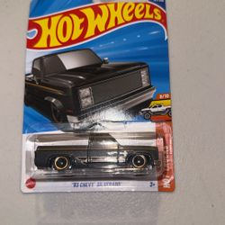 Hot Wheels ‘83 Chevy Silverado