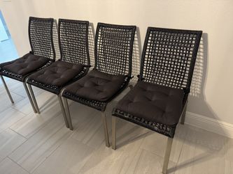 4 chairs with cushions
