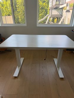 Autonomous Electric Standing Desk – White Oak