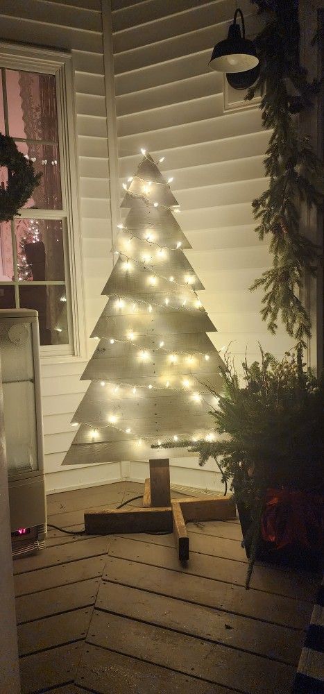 Rustic Wood Christmas Tree