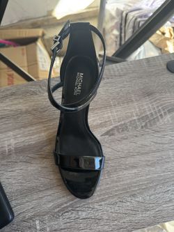 Michael Kors Size 6 New 