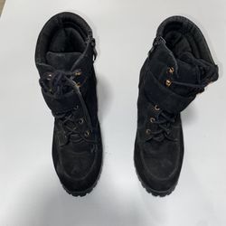 Size 7 Black Heeled Boot