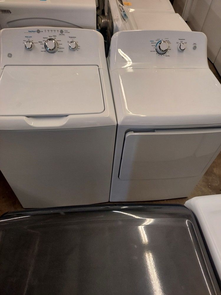 GE Top-load Washer / Gas Dryer Set
