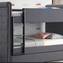 Twin / Twin Bunk Bed  