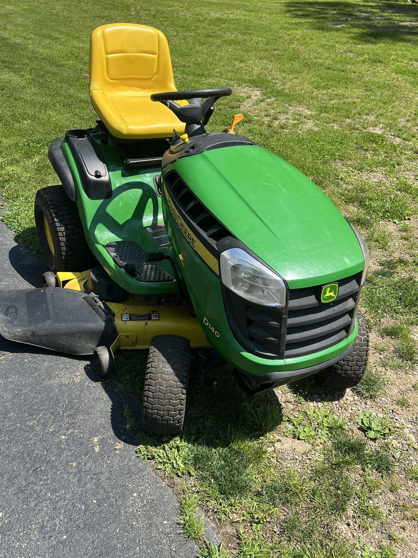 John Deere D140 Part Out