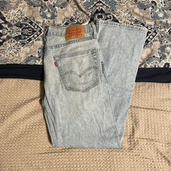 Light Washed Levi’s  Jeans