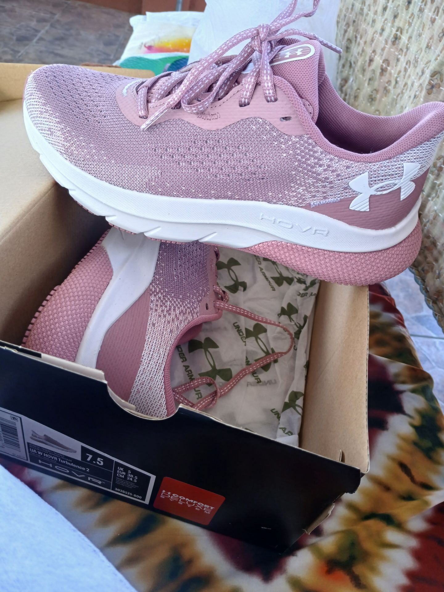 New Size 7.5 Womens Under Armour pink shoes