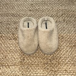 Beige Fuzzy Slippers 