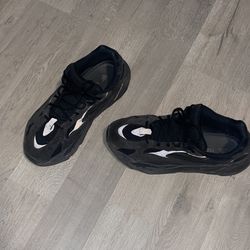 Yeezy 700’s Black