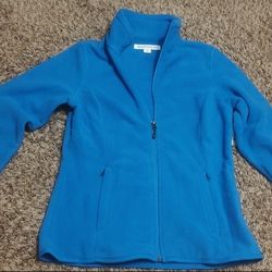 Women size small Amazon essential fleece jacket

