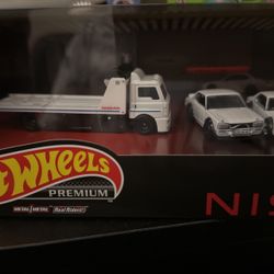 Hoy Wheels Diorama Nissan