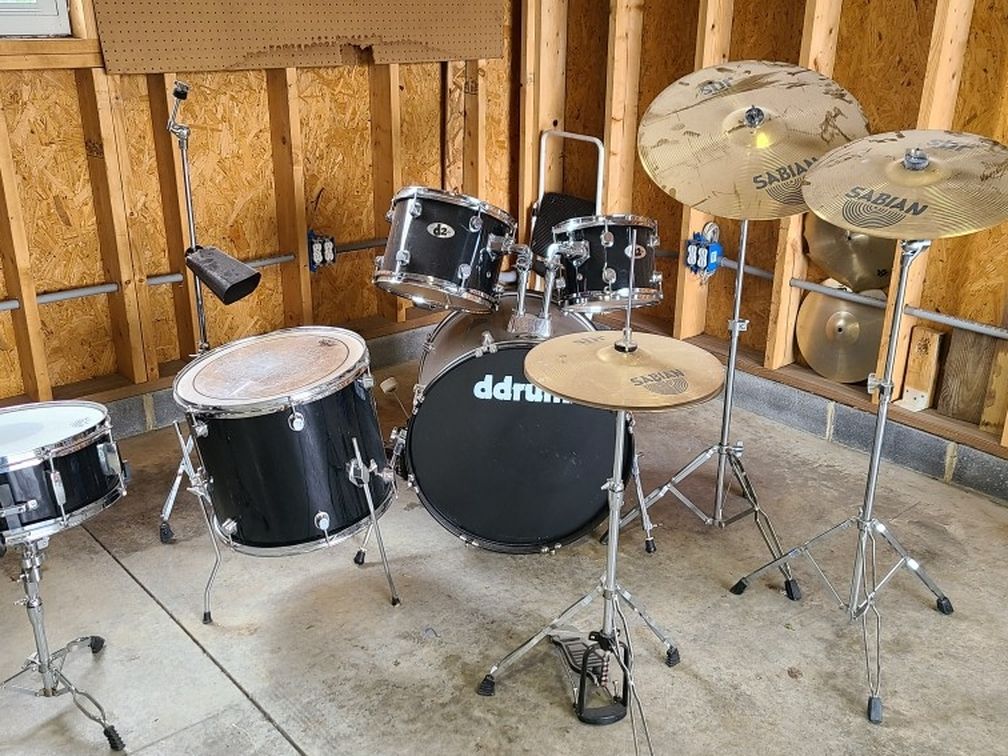 D2 8 Piece Drum Set