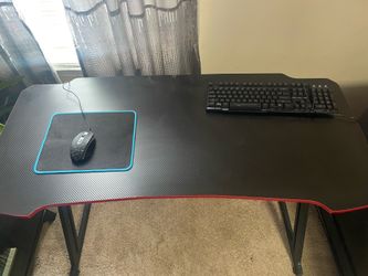 Gaming desk (keyboard and mouse included)