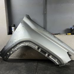 2023-2024-2025 GMC CANYON RIGHT FENDER OEM USED