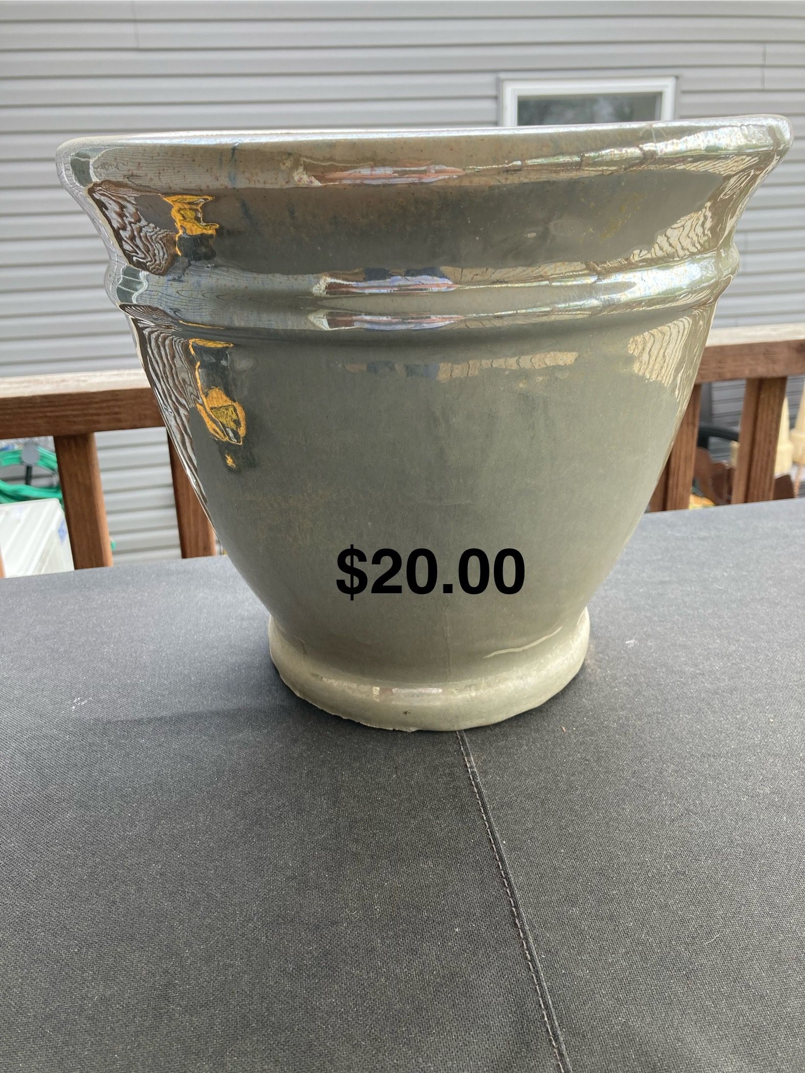 Flower Pots. Prices and Measurements on Pictures. (Johnstown Ohio)