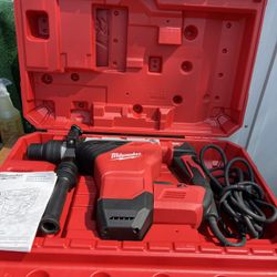 Milwaukee 15 Amp 1-3/4 in. SDS-MAX Corded Combination Hammer with E-Clutch