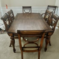 Beds, Living Room, Furniture, Dining Room, Table, And Chairs