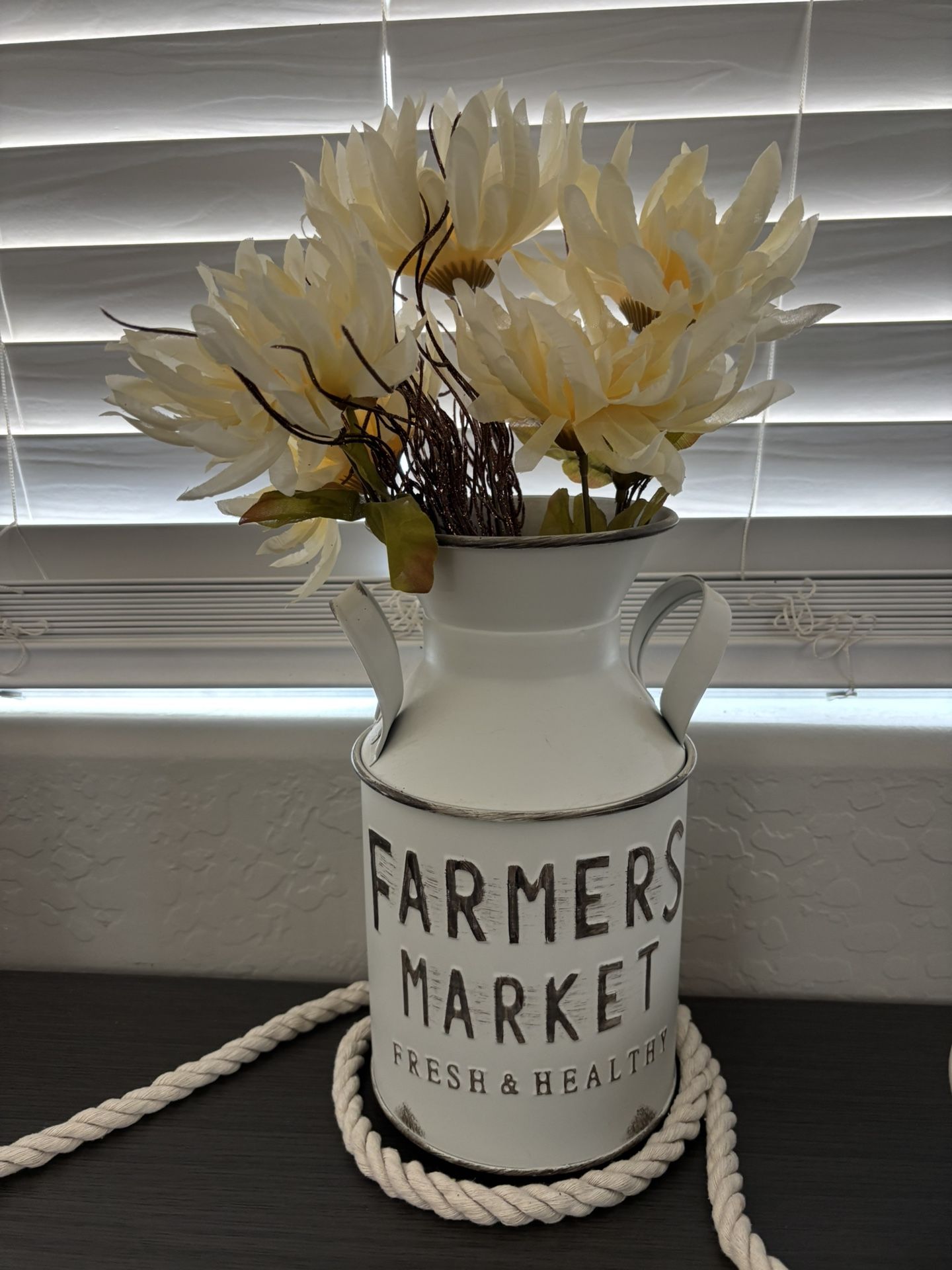 Miscellaneous fake plants/ flower vases