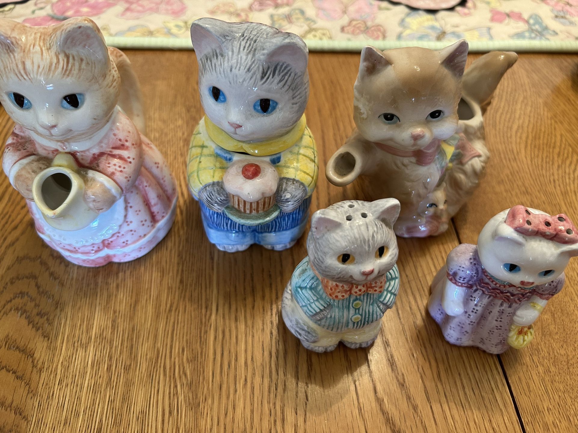 vintage Avon Country Pur-Fection Kitten Cat Creamer from 1991