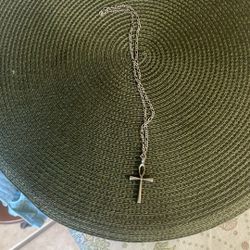 925 Chain And Cross 