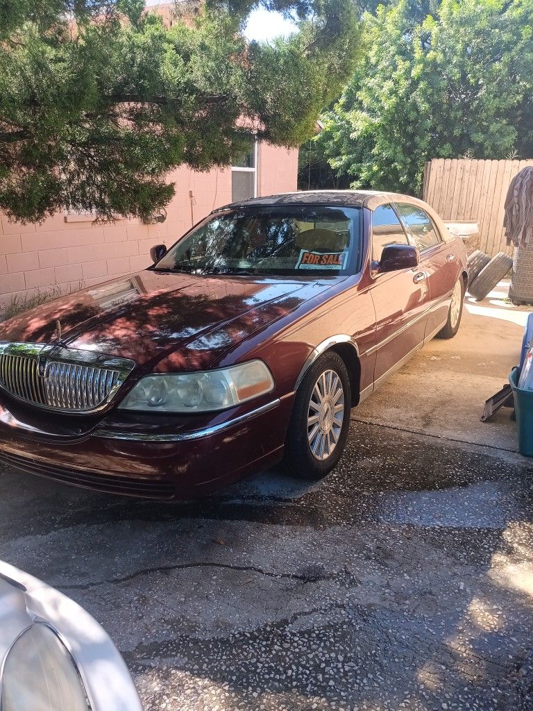 2004 Linclon Towncar