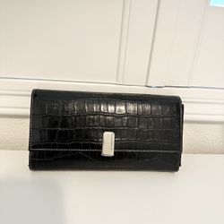 Liz Claiborne Women’s Leather Wallet