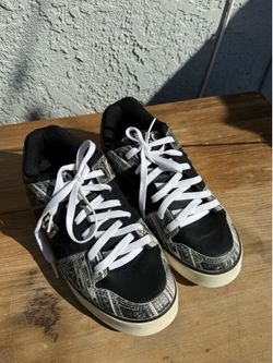 DC Shoes 10.5 Black White Skate Shoes