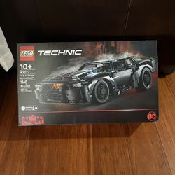  LEGO Technic The Batman – Batmobile 42127 Model Car