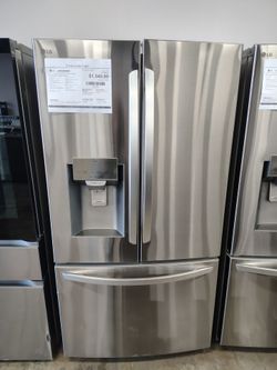 LG French door refrigerator (28cu ft)